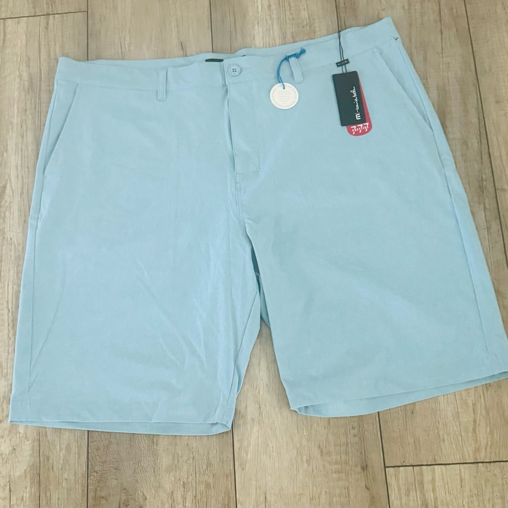 Travis Mathew, Short para hombre, Talla 42, Color Mediterrean Blue.
